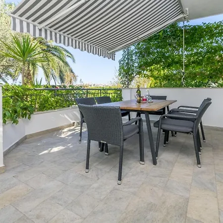 Dijana * Rogoznica (Sibenik-Knin)