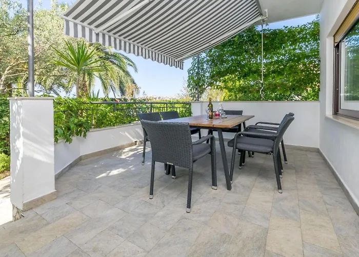 Dijana * Rogoznica (Sibenik-Knin)